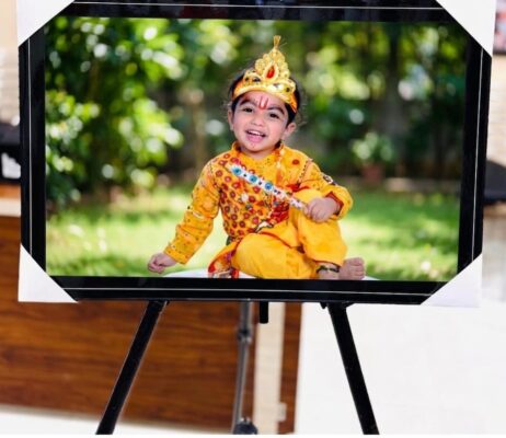 Photo Frame 26x38 inch With HD Glossy Photo